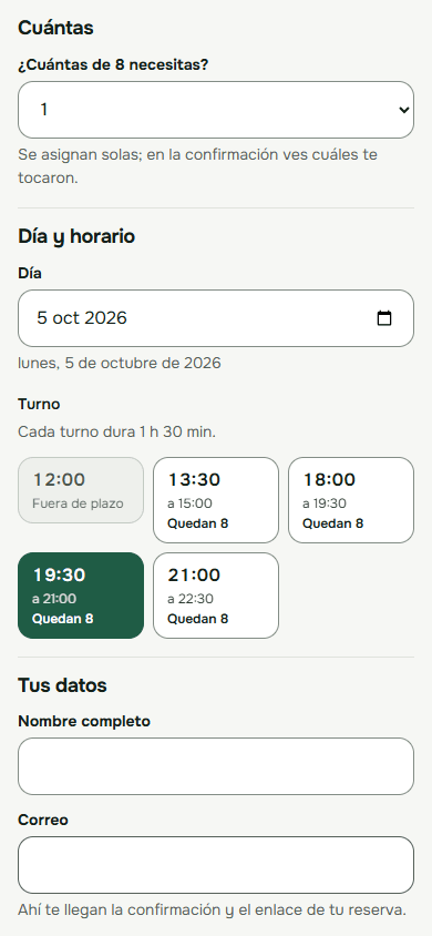 Un cliente reserva desde el celular: elige cuántas mesas, el día y el turno de 19:30 a 21:00, con cuántas quedan libres en cada turno.