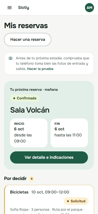 La pantalla de reservas de la administración: la próxima reserva y las solicitudes por decidir, con los botones Aprobar y Rechazar.